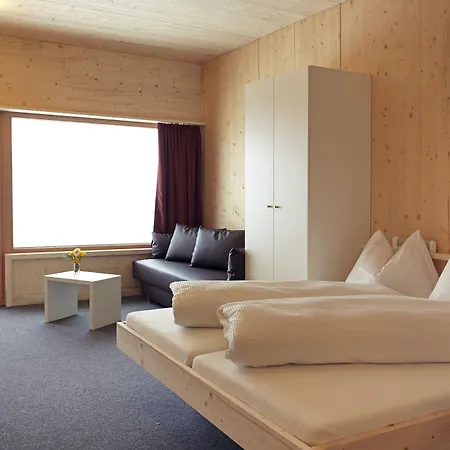 Venet Gipfelhütte 3* Zams